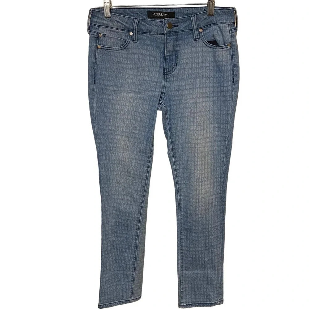 Liverpool Light Wash Blue Jeans Company women Size 4 Stretch Pockets
